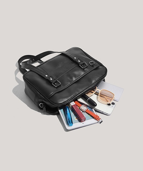 Chick(チック)の「Fake Leather Shoulder Bag School Bag スクールバッグ(ショルダーバッグ・レディース・ブラック・FREE)」の4枚目の写真