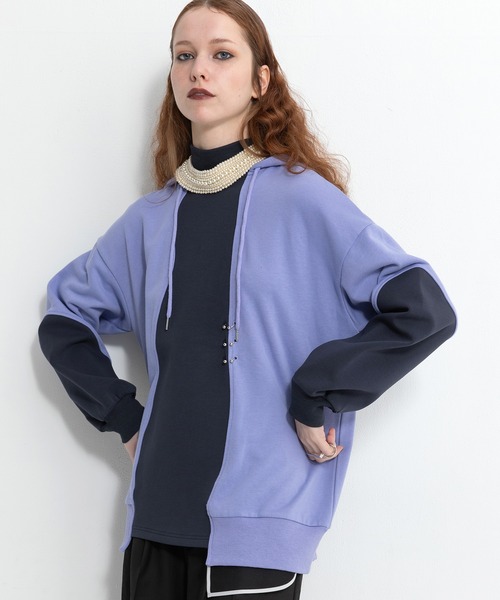 AULA AILA(アウラアイラ)の「デコラティブフード(パーカー・レディース・ホワイト/ブラック/ラベンダー・0)」の3枚目の写真