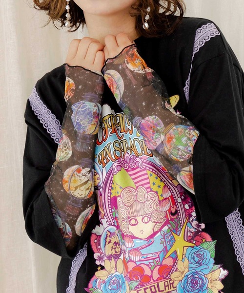 ScoLar(スカラー)の「152611:女の子・ランタン・花柄 3柄展開チュールロンT(Tシャツ/カットソー・レディース・オフホワイト/ブラック/オレンジ・M)」の2枚目の写真