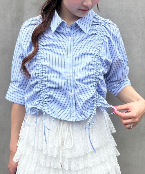 ALAND(エーランド)の「3.3 Field Trip/フロントシャーリング半袖(シャツ/ブラウス・レディース・アクア/ロイヤルブルー/サックスブルー/オフホワイト/ライトイエロー・FREE)」の4枚目の写真