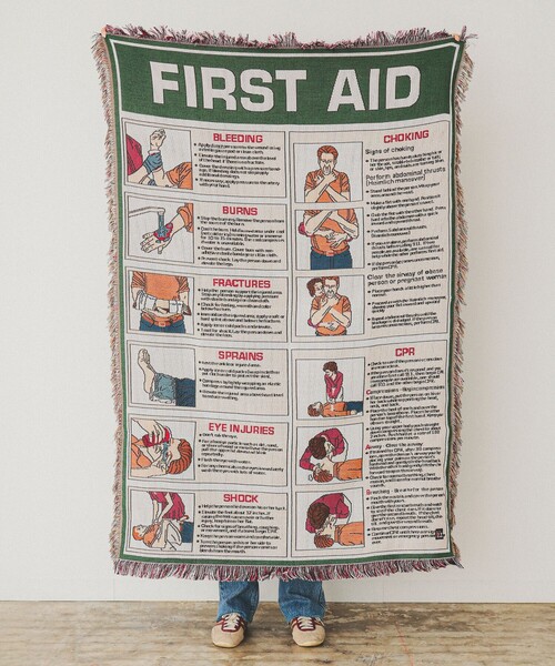 bpr BEAMS（ビーピーアール ビームス ）の「First Aid スローケット（ブランケット・レディース・レッド/グリーン・ONE SIZE）」の2枚目の写真