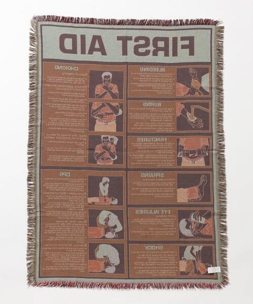 bpr BEAMS（ビーピーアール ビームス ）の「First Aid スローケット（ブランケット・レディース・レッド/グリーン・ONE SIZE）」の13枚目の写真