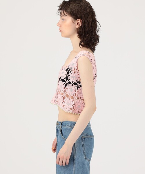 TOMORROWLAND (トゥモローランド)の「MOZHDEH MATIN FLOWER LACE TOP(ベスト・レディース・ライトピンク・S)」の4枚目の写真