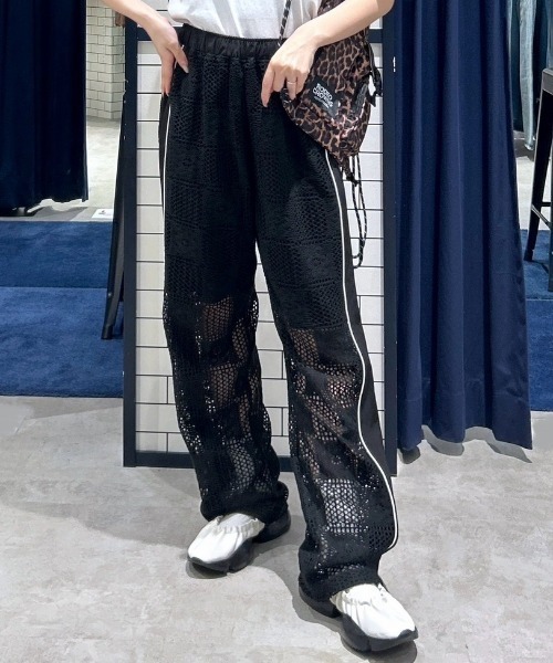 RODEO CROWNS WIDE BOWL（ロデオクラウンズワイドボウル）の「サイドラインレースパンツ（その他パンツ・レディース・ブラック/ホワイト・FREE）」の2枚目の写真