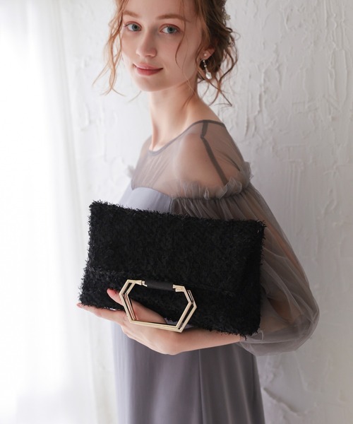 Dorry Doll（ドリードール）の「メタルバングルシャギーバッグ（ショルダーバッグ・レディース・ブラック/ベージュ・FREE）」の2枚目の写真