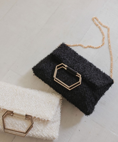 Dorry Doll（ドリードール）の「メタルバングルシャギーバッグ（ショルダーバッグ・レディース・ブラック/ベージュ・FREE）」の4枚目の写真