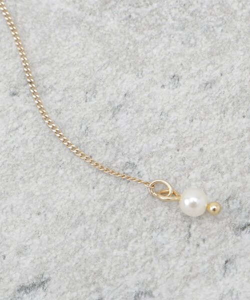 OPAQUE.CLIP（オペークドットクリップ）の「オーバルメタル×フェイクパール スライドネックレス（ネックレス・レディース・ゴールド/シルバー・00）」の9枚目の写真