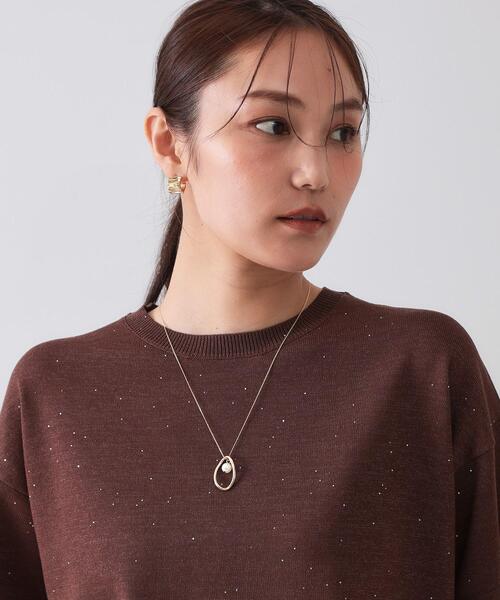 OPAQUE.CLIP（オペークドットクリップ）の「オーバルメタル×フェイクパール スライドネックレス（ネックレス・レディース・ゴールド/シルバー・00）」の10枚目の写真