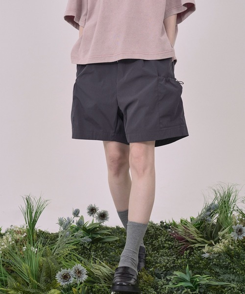 Nora Lily(ノラリリー)の「【Nora Lily】Drawcord Cubist Cargo Shorts(その他パンツ・メンズ・ダークグレー/パープル/カーキ/アイボリー・FREE)」の1枚目の写真