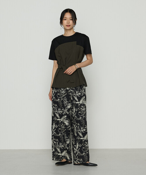 K.T KIYOKO TAKASE（キヨコタカセ）の「麻調ポリエステル ボタニカルプリントパンツ（その他パンツ・レディース・ブラック系その他/グリーン系その他・9号）」の4枚目の写真