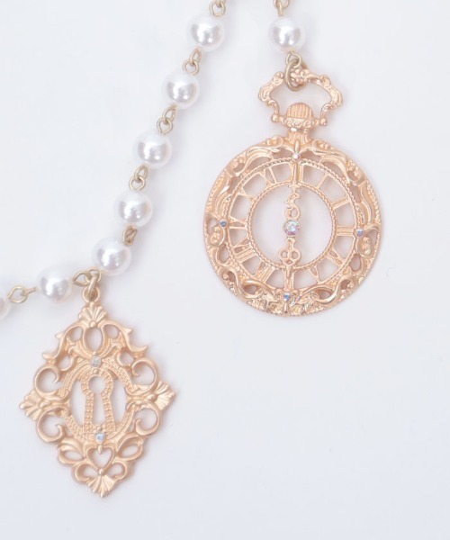 axes femme POETIQUE（アクシーズファムポエティック）の「ワンダーモチーフパールベルト（ベルト・レディース・ゴールド/アンティークゴールド・FREE）」の15枚目の写真