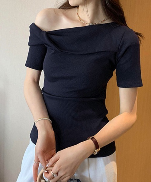 Miniministore(ミニミニストア)の「片方オフショルtシャツ レディース 半袖(Tシャツ/カットソー・レディース・ホワイト/ブラック/ネイビー/グレー・FREE)」の4枚目の写真