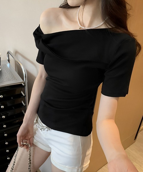 Miniministore(ミニミニストア)の「片方オフショルtシャツ レディース 半袖(Tシャツ/カットソー・レディース・ホワイト/ブラック/ネイビー/グレー・FREE)」の2枚目の写真