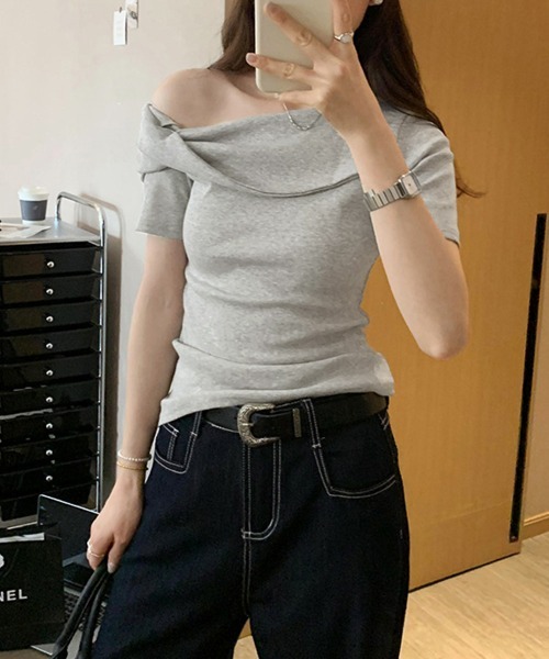 Miniministore(ミニミニストア)の「片方オフショルtシャツ レディース 半袖(Tシャツ/カットソー・レディース・ホワイト/ブラック/ネイビー/グレー・FREE)」の5枚目の写真