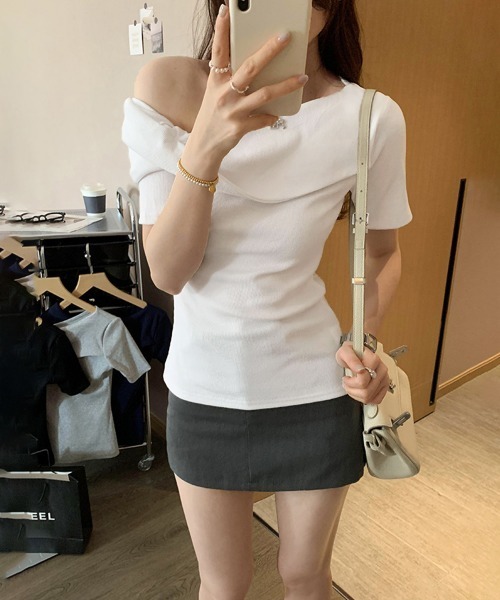 Miniministore(ミニミニストア)の「片方オフショルtシャツ レディース 半袖(Tシャツ/カットソー・レディース・ホワイト/ブラック/ネイビー/グレー・FREE)」の13枚目の写真