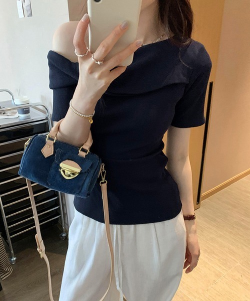 Miniministore(ミニミニストア)の「片方オフショルtシャツ レディース 半袖(Tシャツ/カットソー・レディース・ホワイト/ブラック/ネイビー/グレー・FREE)」の17枚目の写真