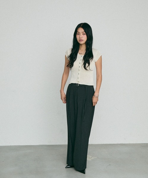 NUJOH(ヌゾ)の「knit Button Sleeve / ニット ボタン スリーブ(Tシャツ/カットソー・レディース・カーキ/ブラック/ベージュ・FREE)」の6枚目の写真
