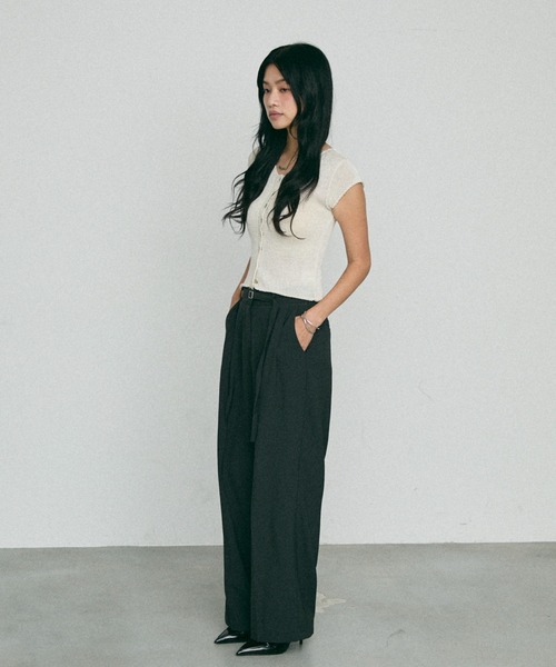 NUJOH(ヌゾ)の「knit Button Sleeve / ニット ボタン スリーブ(Tシャツ/カットソー・レディース・カーキ/ブラック/ベージュ・FREE)」の7枚目の写真