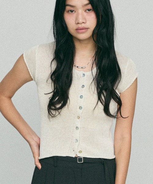 NUJOH(ヌゾ)の「knit Button Sleeve / ニット ボタン スリーブ(Tシャツ/カットソー・レディース・カーキ/ブラック/ベージュ・FREE)」の10枚目の写真