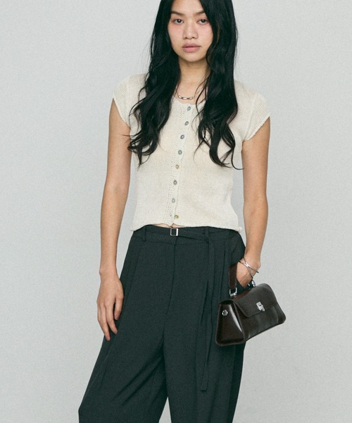 NUJOH(ヌゾ)の「knit Button Sleeve / ニット ボタン スリーブ(Tシャツ/カットソー・レディース・カーキ/ブラック/ベージュ・FREE)」の11枚目の写真