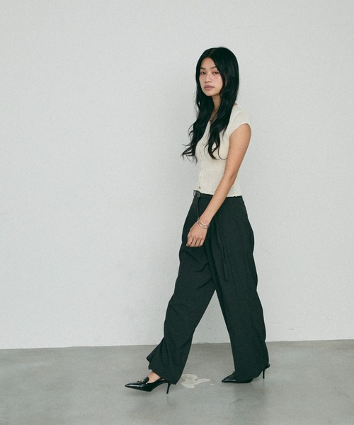 NUJOH(ヌゾ)の「knit Button Sleeve / ニット ボタン スリーブ(Tシャツ/カットソー・レディース・カーキ/ブラック/ベージュ・FREE)」の12枚目の写真