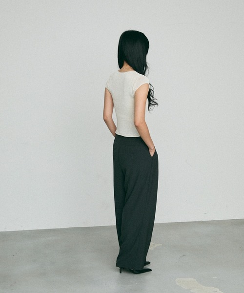 NUJOH(ヌゾ)の「knit Button Sleeve / ニット ボタン スリーブ(Tシャツ/カットソー・レディース・カーキ/ブラック/ベージュ・FREE)」の16枚目の写真