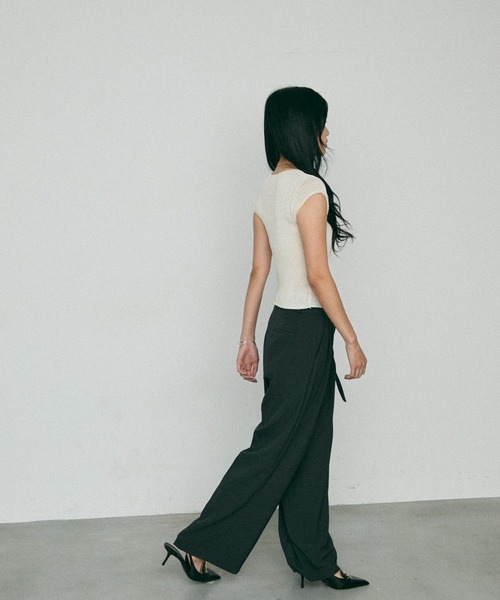 NUJOH(ヌゾ)の「knit Button Sleeve / ニット ボタン スリーブ(Tシャツ/カットソー・レディース・カーキ/ブラック/ベージュ・FREE)」の17枚目の写真