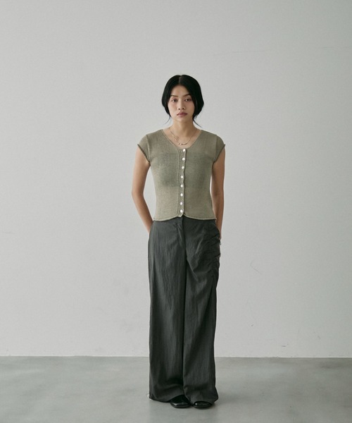 NUJOH(ヌゾ)の「knit Button Sleeve / ニット ボタン スリーブ(Tシャツ/カットソー・レディース・カーキ/ブラック/ベージュ・FREE)」の19枚目の写真