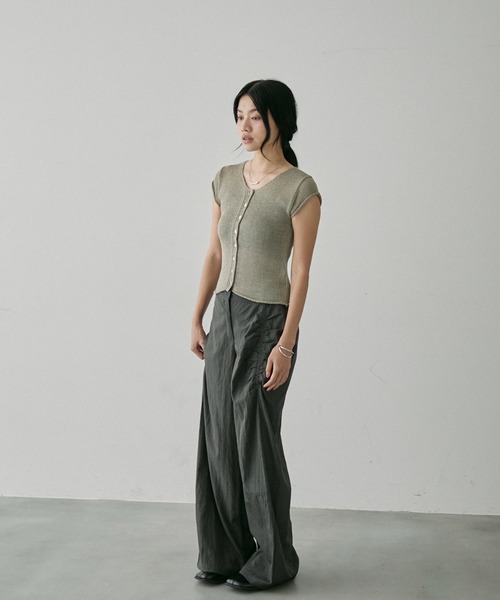 NUJOH(ヌゾ)の「knit Button Sleeve / ニット ボタン スリーブ(Tシャツ/カットソー・レディース・カーキ/ブラック/ベージュ・FREE)」の20枚目の写真