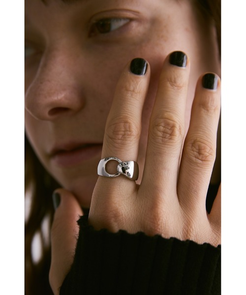 un/neu(アンノイ)の「ニュアンスサークルワイドリング(リング・レディース・ゴールド/シルバー・FREE)」の1枚目の写真
