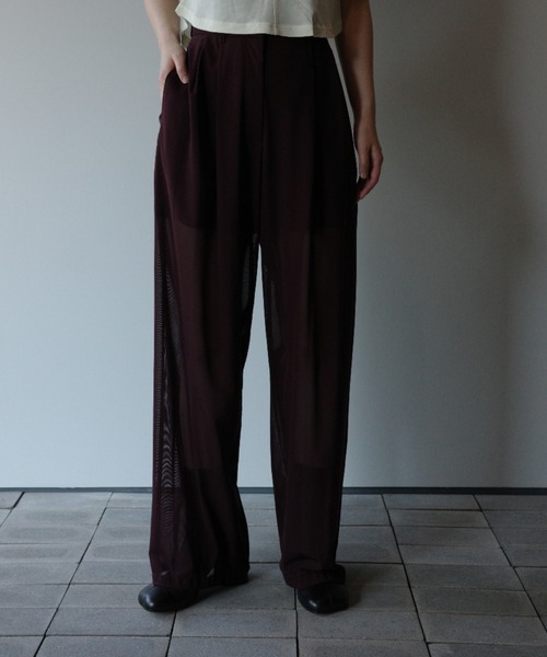 CLANE(クラネ)の「CLANE SHEER TUCK PANTS(その他パンツ・レディース・ブラック/ワイン・1/2)」の2枚目の写真