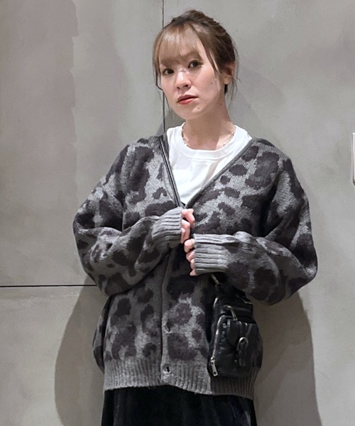 RODEO CROWNS WIDE BOWL(ロデオクラウンズワイドボウル)の「アソートシャギーニットカーディガン(カーディガン/ボレロ・レディース・ホワイト系その他/ブルー系その他/グリーン系その他/グレー系その他/オレンジ系その他・MEDIUM/LARGE)」の3枚目の写真