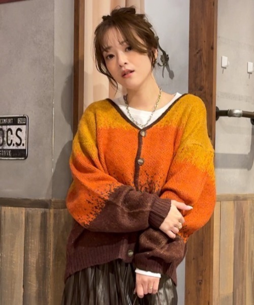 RODEO CROWNS WIDE BOWL(ロデオクラウンズワイドボウル)の「アソートシャギーニットカーディガン(カーディガン/ボレロ・レディース・ホワイト系その他/ブルー系その他/グリーン系その他/グレー系その他/オレンジ系その他・MEDIUM/LARGE)」の5枚目の写真