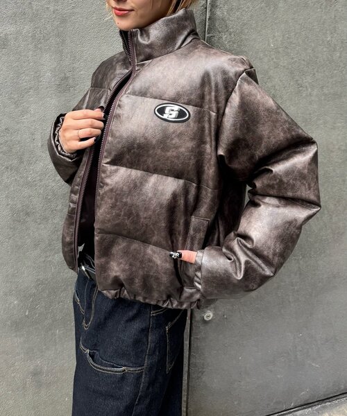 WHO'S WHO gallery（フーズフーギャラリー）の「【UNISEXS】Sロゴヴィンテージライクレザーブルゾン（ダウンジャケット/コート・レディース・ブラック/ブラウン・MEDIUM/LARGE）」の14枚目の写真