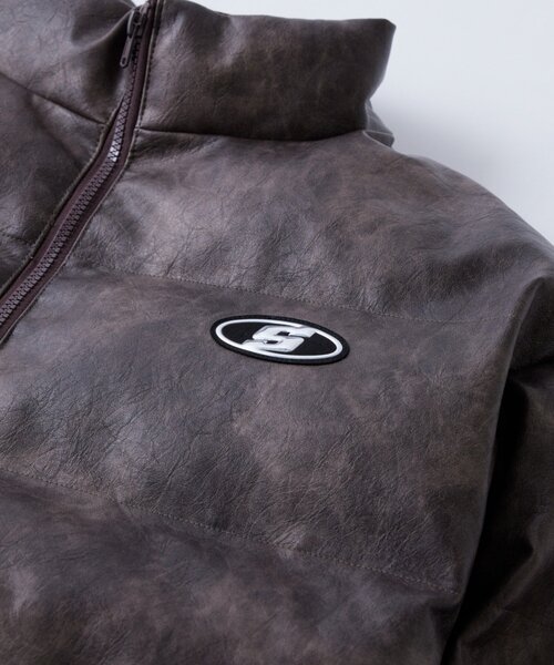 WHO'S WHO gallery（フーズフーギャラリー）の「【UNISEXS】Sロゴヴィンテージライクレザーブルゾン（ダウンジャケット/コート・レディース・ブラック/ブラウン・MEDIUM/LARGE）」の12枚目の写真