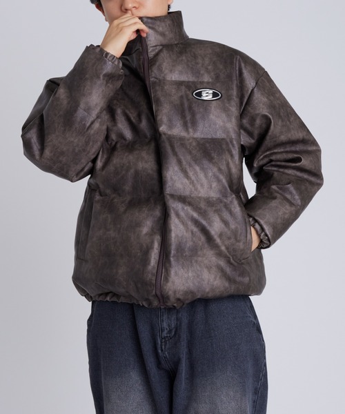 WHO'S WHO gallery（フーズフーギャラリー）の「【UNISEXS】Sロゴヴィンテージライクレザーブルゾン（ダウンジャケット/コート・レディース・ブラック/ブラウン・MEDIUM/LARGE）」の4枚目の写真
