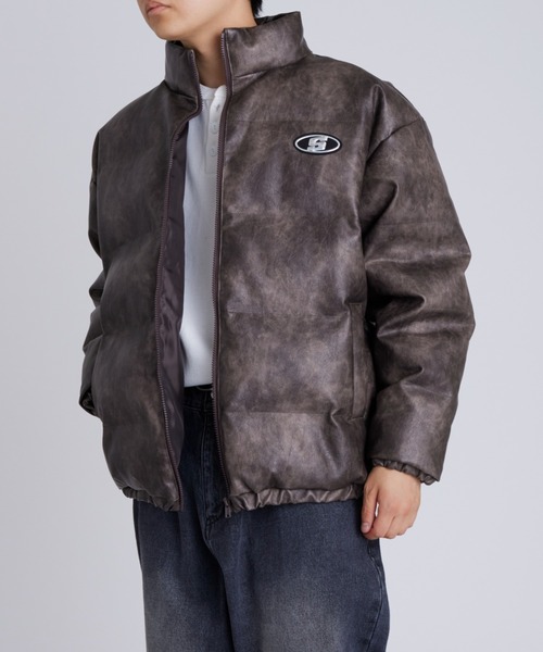 WHO'S WHO gallery（フーズフーギャラリー）の「【UNISEXS】Sロゴヴィンテージライクレザーブルゾン（ダウンジャケット/コート・レディース・ブラック/ブラウン・MEDIUM/LARGE）」の3枚目の写真