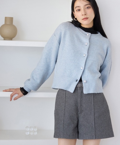 VIS（ビス）の「ハートアソートパール釦ラメミックスカーディガン/イージーケア・一部WEB限定カラー（カーディガン/ボレロ・レディース・チャコールグレー/ライトグレー/ブラック/ブルー/ダークパープル/ピンク系その他2/ブラウン系その他/レッド・FREE）」の5枚目の写真