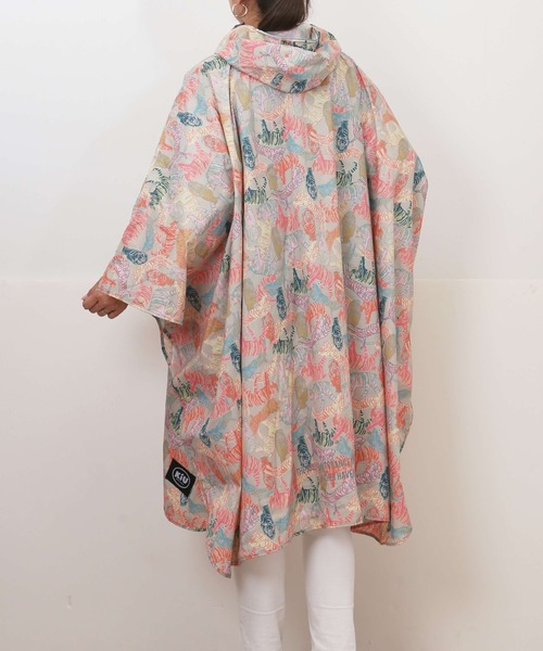 KiU（キウ）の「KiU キウ レインポンチョ 2ND（レインコート/ポンチョ・レディース・その他/その他4/カーキ/ブラック/アニマル/その他3/その他2/その他1/ライトグレー/レインボー/レオパード・FREE）」の16枚目の写真