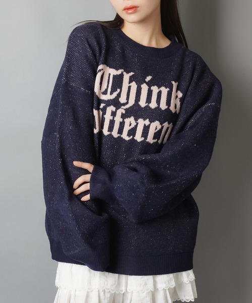 SPINNS（スピンズ）の「ストリート映え☆オールドイングリッシュゆるニット/オールドイングリッシュロゴ（ニット/セーター・レディース・ネイビー/グレー系その他2/ブラック/アイボリー/グレー系その他・ONESIZE）」の5枚目の写真