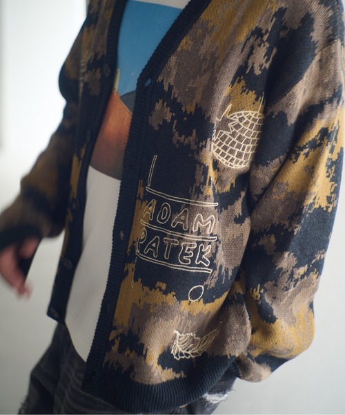 ADAM PATEK(アダムパテック)の「ADAMPATEK/mad embroidered fade knit cardigan/総柄刺繍入りカーディガン(カーディガン/ボレロ・メンズ・グレー系/ブラウン系・1/2)」の18枚目の写真