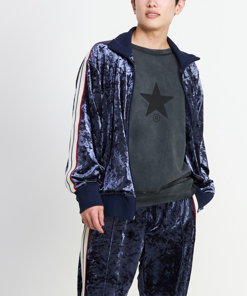 CONVERSE TOKYO（コンバーストウキョウ）の「STAR★ PRINT WASHED SWEAT（スウェット・メンズ・グレー/ブラック/オフホワイト・SMALL/LARGE）」の4枚目の写真