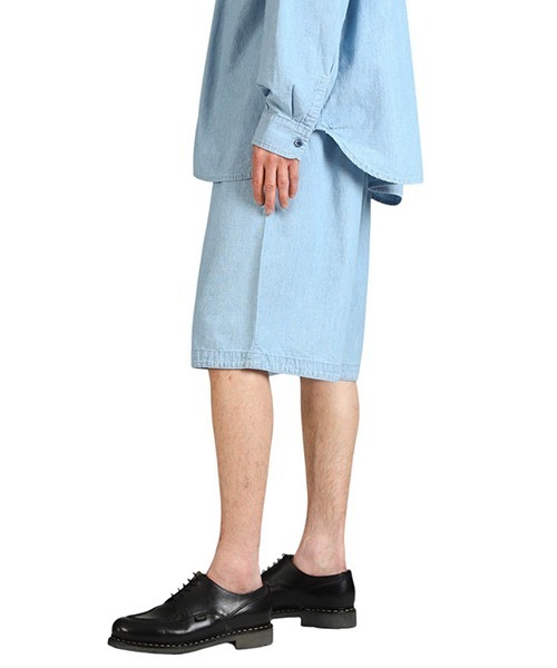 PORTER CLASSIC（ポータークラシック）の「Porter Classic / ポータークラシック：SHAWSHANK CHAMBRAY GATHERED SHORTS：PC-005-3237[COR]（その他パンツ・メンズ・ブルー・3）」の2枚目の写真
