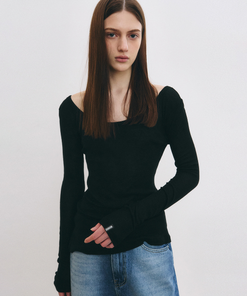 NICK&NICOLE(ニックアンドニコール)の「NICOLE MINIMAL LABEL SCOOP LS TOP_BLACK(Tシャツ/カットソー・レディース・その他・FREE)」の1枚目の写真