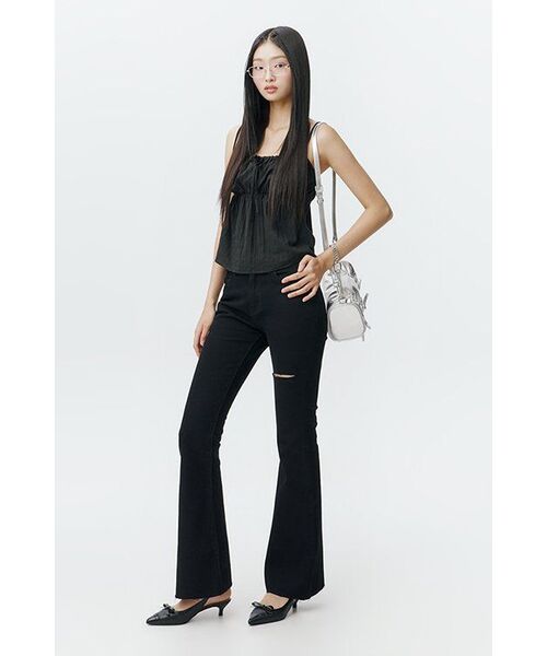 AVANDRESS(アバンドレス )の「Cutting Bootscut Denim Pants BLACK(デニムパンツ・レディース・ブラック・LARGE/SMALL/MEDIUM)」の3枚目の写真
