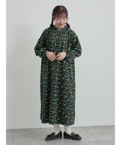 TSUHARU by Samansa Mos2（ツハルバイサマンサモスモス）の「【LIBERTY】Maria柄細コールワンピース（ワンピース・レディース・ブラック/ブルー・F）」の2枚目の写真