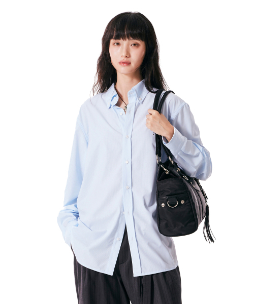 IUGAMAKARAS（イウガマカラス）の「Studded Nylon Shoulder Bag (Black)（ショルダーバッグ・レディース・その他・FREE）」の4枚目の写真