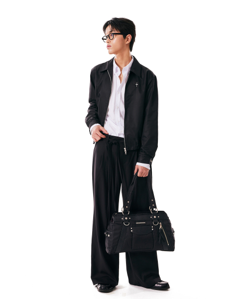 IUGAMAKARAS（イウガマカラス）の「Studded Nylon Shoulder Bag (Black)（ショルダーバッグ・レディース・その他・FREE）」の9枚目の写真