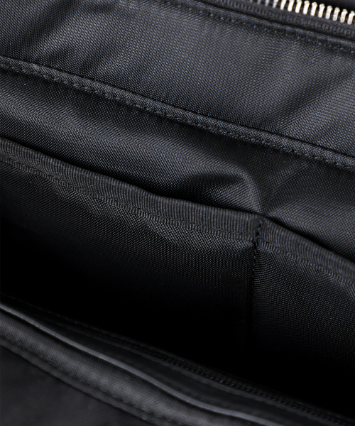 IUGAMAKARAS（イウガマカラス）の「Studded Nylon Shoulder Bag (Black)（ショルダーバッグ・レディース・その他・FREE）」の16枚目の写真