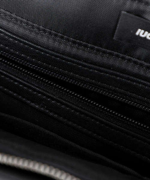 IUGAMAKARAS（イウガマカラス）の「Studded Nylon Shoulder Bag (Black)（ショルダーバッグ・レディース・その他・FREE）」の17枚目の写真